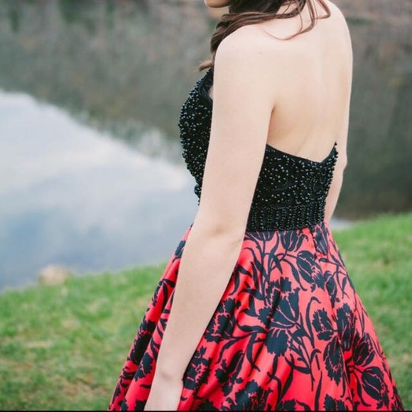 Red and Black Rose Sherri Hill Ball Gown: size 6 - Picture 3 of 3